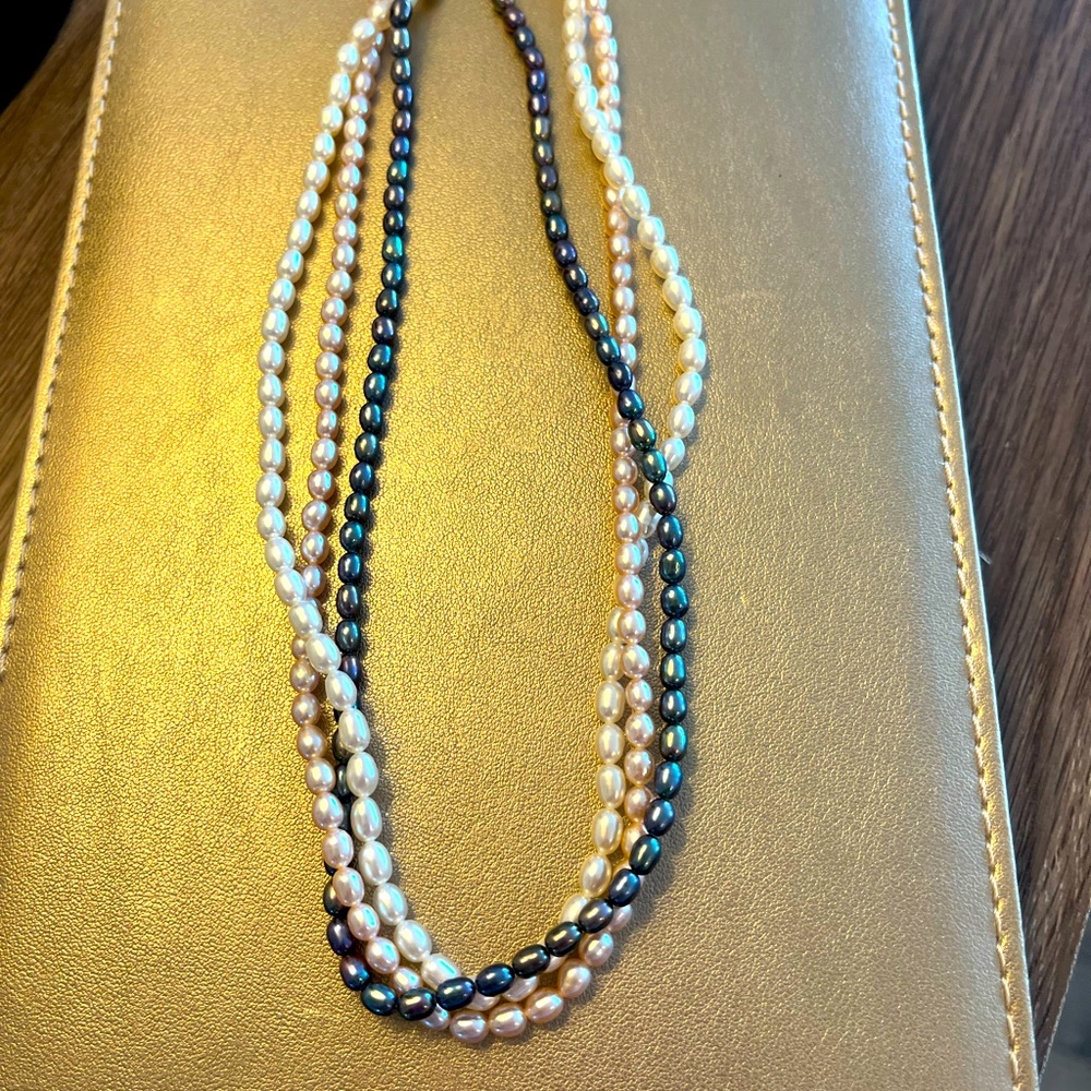 Genuine tricolor pearl choker